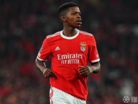 本菲卡中场：不是每个队都能进巴萨四球；裁判判罚对比赛有影响